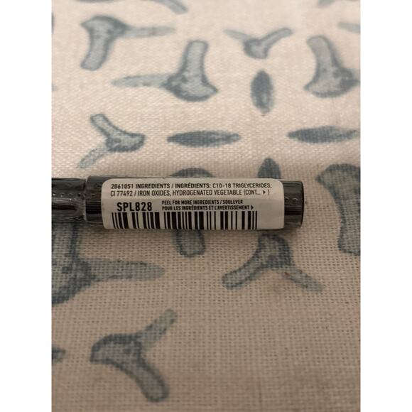 NYX Lip Pencil in Shade 828 Ever - Picture 4 of 5